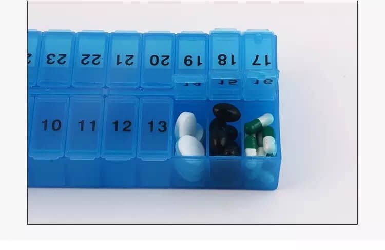 31 days pill organizer product display 7