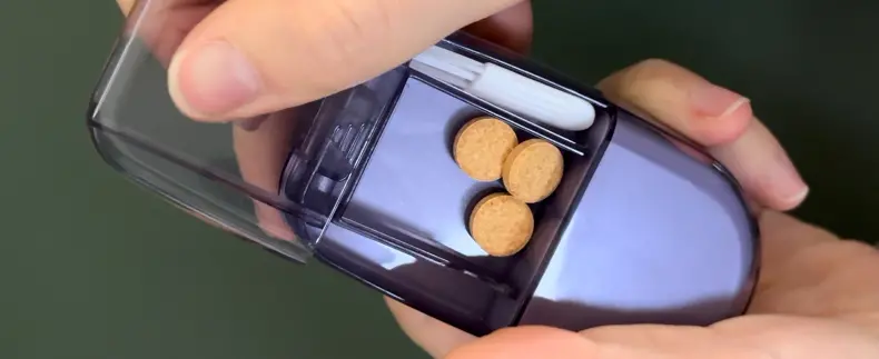 2 in 1 Pill Cutter and Crusher (5) 2 in 1 Pill Cutter and Crusher (5)